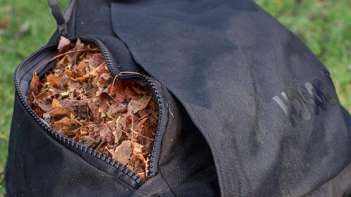 Bosch UniversalGardenTidy 2300 Bladblazer - Op Snoer - 2300 W 11 Bosch UniversalGardenTidy 2300 Bladblazer - Op Snoer - 2300 W - Image 11