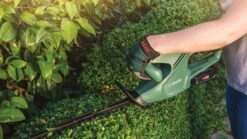 Bosch EasyHedgeCut 18-45 Heggenschaar - Zonder 18 V Accu En Lader 12 Bosch EasyHedgeCut 18-45 Heggenschaar - Zonder 18 V Accu En Lader -Tuin Tools Verkoop 1200x675 9