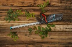 GARDENA - ComfortCut 50/18V-P4A Ready-To-Use Set - Heggenschaar -Tuin Tools Verkoop 1200x789