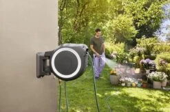 GARDENA - Wandslangenbox RollUp M/L Wit - 25 Meter Slang 8 GARDENA - Wandslangenbox RollUp M/L Wit - 25 Meter Slang -Tuin Tools Verkoop 1200x795 5