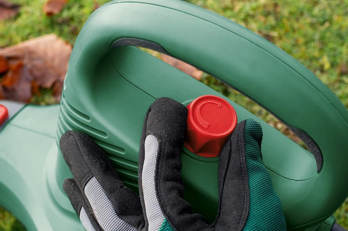 Bosch UniversalGardenTidy 2300 Bladblazer - Op Snoer - 2300 W 6 Bosch UniversalGardenTidy 2300 Bladblazer - Op Snoer - 2300 W - Image 6