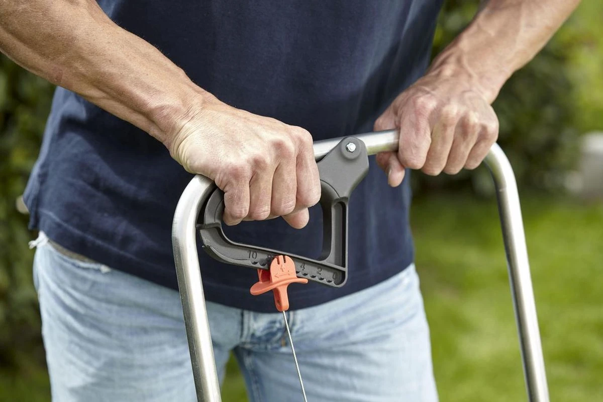 GARDENA - Strooiwagen L - Strooikar - 400m2 - 12.5 Liter 9 GARDENA - Strooiwagen L - Strooikar - 400m2 - 12.5 Liter - Image 9