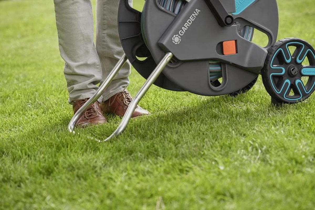 GARDENA - AquaRoll L CleverRoll L Easy Set Slangenwagen - Maximaal 50 Meter - Verstelbare Handgreep 5 GARDENA - AquaRoll L CleverRoll L Easy Set Slangenwagen - Maximaal 50 Meter - Verstelbare Handgreep - Image 5