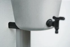 Elho Green Basics Rain Catcher 33 - Regenton Voor Balkonbuiten - Ø 33.5 X H 73.5 Cm - Grijs/Living Concrete 12 Elho Green Basics Rain Catcher 33 - Regenton Voor Balkonbuiten - Ø 33.5 X H 73.5 Cm - Grijs/Living Concrete -Tuin Tools Verkoop 1200x800 316