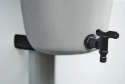 Elho Green Basics Rain Catcher 33 - Regenton Voor Balkonbuiten - Ø 33.5 X H 73.5 Cm - Grijs/Living Concrete 15 Elho Green Basics Rain Catcher 33 - Regenton Voor Balkonbuiten - Ø 33.5 X H 73.5 Cm - Grijs/Living Concrete -Tuin Tools Verkoop 1200x800 317