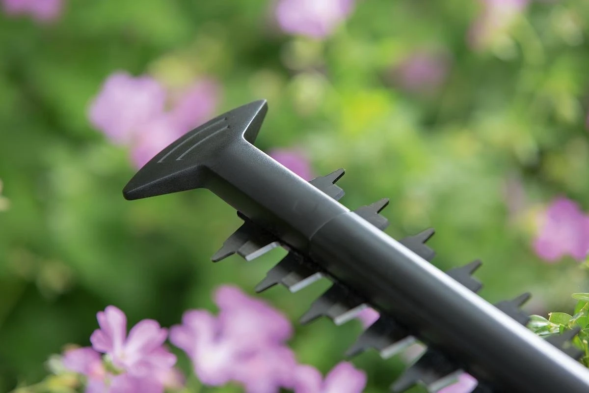 Bosch EasyHedgeCut 18-45 Heggenschaar - Zonder 18 V Accu En Lader 3 Bosch EasyHedgeCut 18-45 Heggenschaar - Zonder 18 V Accu En Lader - Image 3