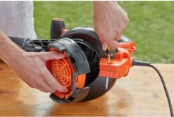 Black & Decker BLACK+DECKER BEBLV300SB-QS Bladblazer - 404 Km/u - 3000W - Zuig-/blaasfunctie - Gesnoerd -Tuin Tools Verkoop 1200x808 2