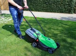 Profeco Elektrische Grasmaaier 1000W - Grasmaaimachine Met 320mm Maaibreedte En Instelbare Maaihoogte - Incl. 30 Liter Opvangbak 13 Profeco Elektrische Grasmaaier 1000W - Grasmaaimachine Met 320mm Maaibreedte En Instelbare Maaihoogte - Incl. 30 Liter Opvangbak -Tuin Tools Verkoop 1200x888 1