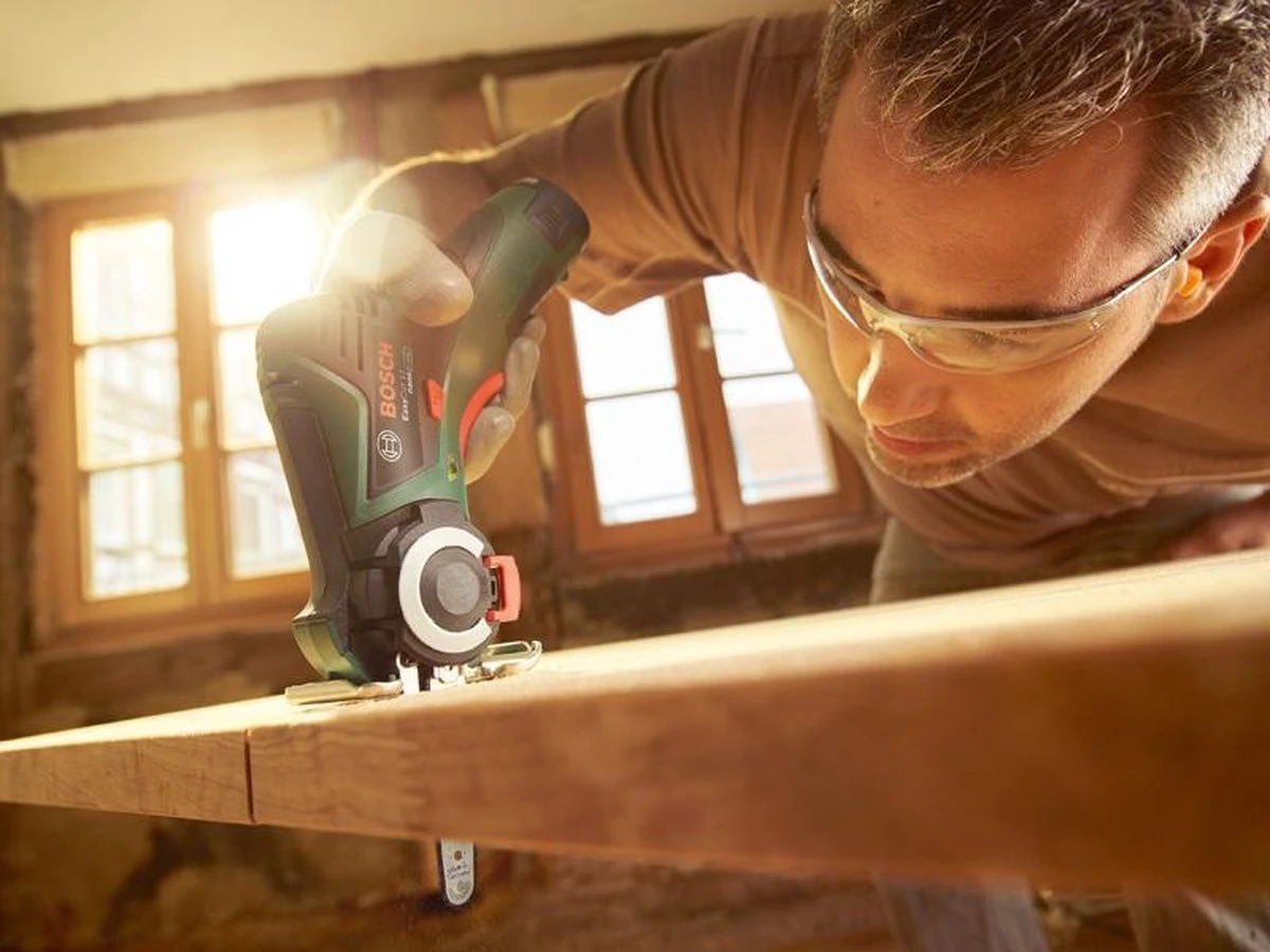 Bosch EasyCut 12 Accu Microkettingzaag - Met 1 X 12 V Accu En Lader 5 Bosch EasyCut 12 Accu Microkettingzaag - Met 1 X 12 V Accu En Lader - Image 5