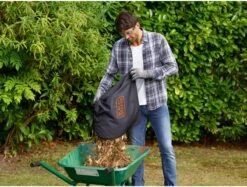 Black & Decker BLACK+DECKER BEBLV300SB-QS Bladblazer - 404 Km/u - 3000W - Zuig-/blaasfunctie - Gesnoerd -Tuin Tools Verkoop 1200x910