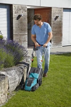 GARDENA - Powermax 32 - Grasmaaier (gemotoriseerd) - Maaibreedte 32 Cm - Gazons Tot 200 M2 -Tuin Tools Verkoop 799x1200 32