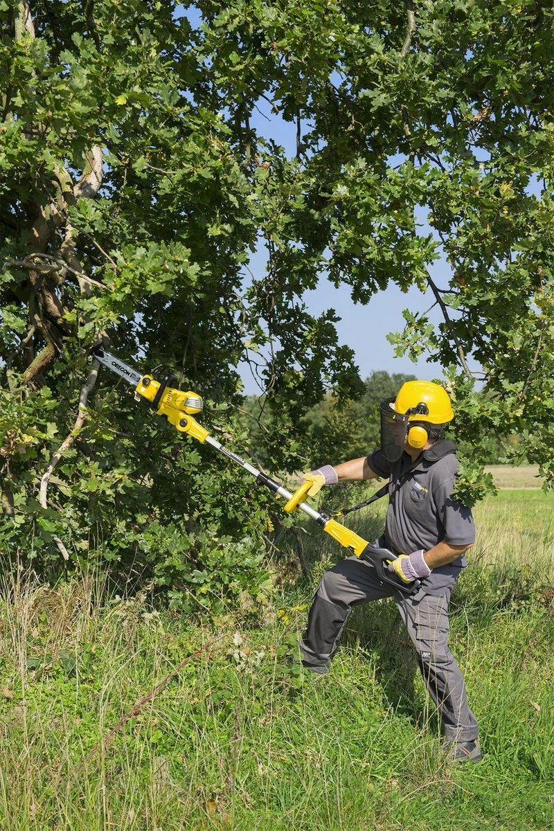 Powerplus POWXG1032 Elektrische Kettingzaag - 900W - Zwaardlengte 300mm - Automatische Kettingsmering - Incl. 1x Ketting En 1x Zwaard 2 Powerplus POWXG1032 Elektrische Kettingzaag - 900W - Zwaardlengte 300mm - Automatische Kettingsmering - Incl. 1x Ketting En 1x Zwaard - Image 2