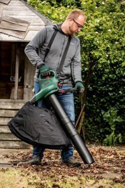 Bosch UniversalGardenTidy 3000 Bladblazer - Op Snoer - 3000 W 21 Bosch UniversalGardenTidy 3000 Bladblazer - Op Snoer - 3000 W -Tuin Tools Verkoop 800x1200 42