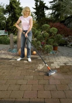 GARDENA Cleansystem Comfort Schrobber - Reinigen Van Paden - Terras - Oprit -Tuin Tools Verkoop 840x1200 2